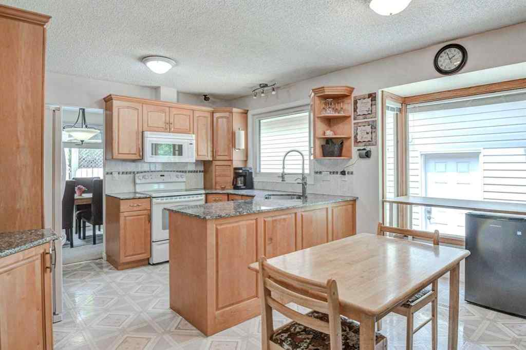 MLS® A2229311 - 623 Lake Simcoe Close SE in Lake Bonavista Calgary, Residential