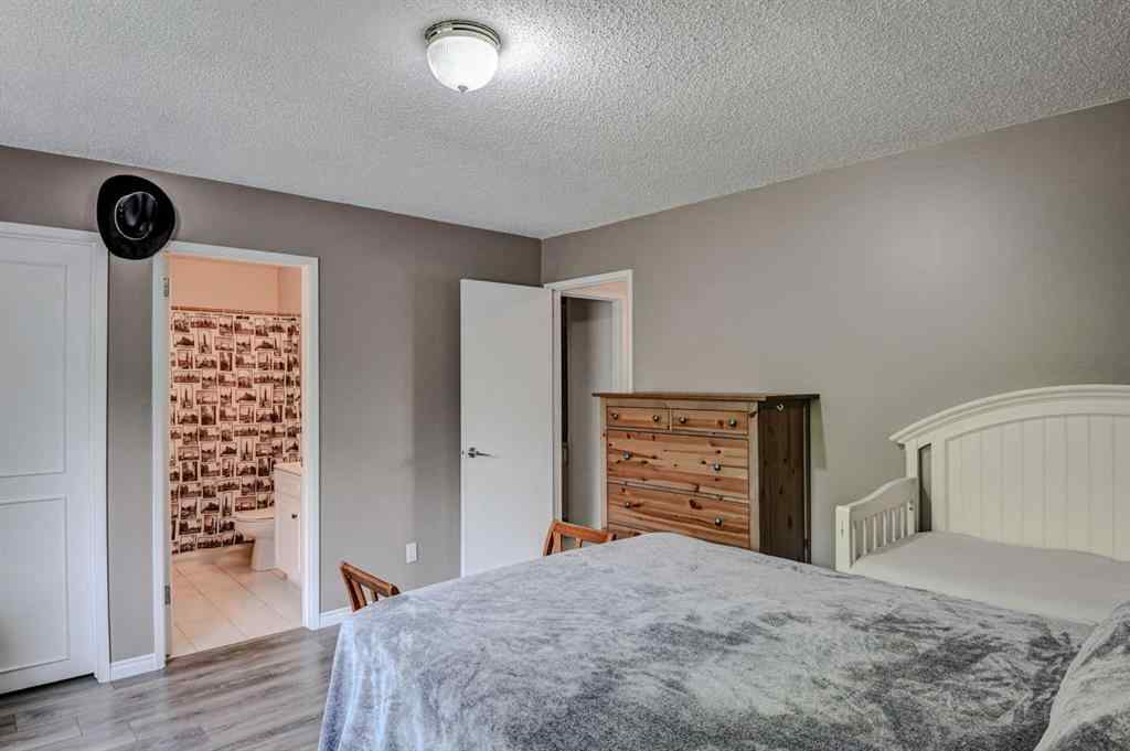MLS® A2229311 - 623 Lake Simcoe Close SE in Lake Bonavista Calgary, Residential