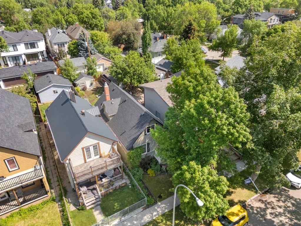 MLS® A2229333 - 412 17 Avenue NW in Mount Pleasant Calgary, Residential