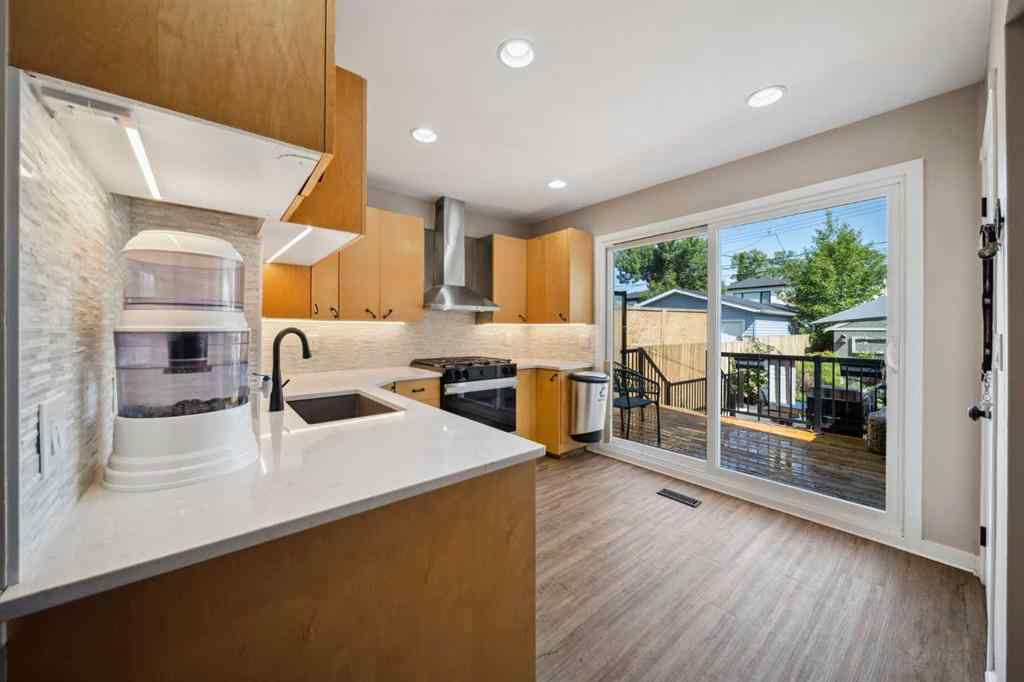 MLS® A2229333 - 412 17 Avenue NW in Mount Pleasant Calgary, Residential