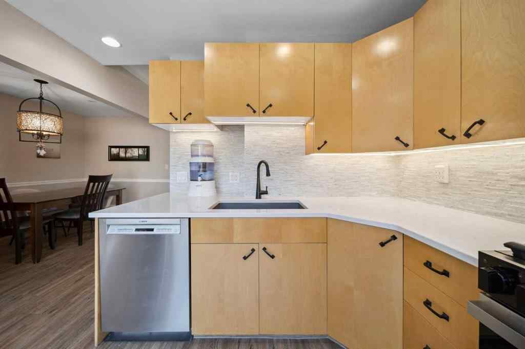 MLS® A2229333 - 412 17 Avenue NW in Mount Pleasant Calgary, Residential