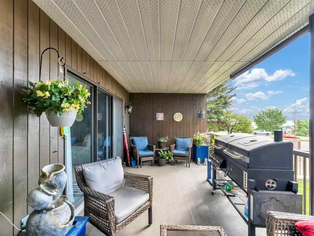 MLS® A2229352 - Unit #1 1165 16 Street NE in Northeast Crescent Heights Medicine Hat, Residential