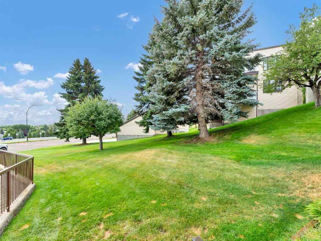 MLS® A2229352 - Unit #1 1165 16 Street NE in Northeast Crescent Heights Medicine Hat, Residential