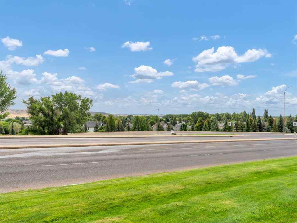 MLS® A2229352 - Unit #1 1165 16 Street NE in Northeast Crescent Heights Medicine Hat, Residential