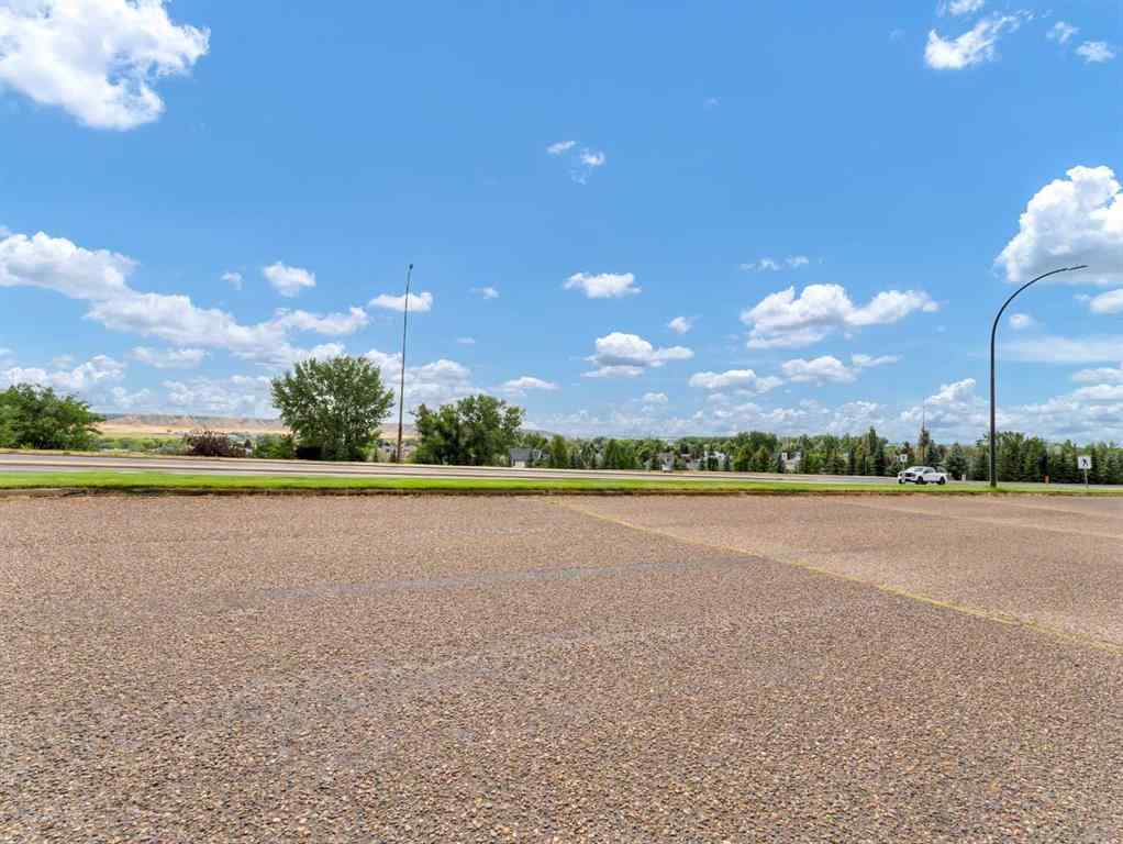 MLS® A2229352 - Unit #1 1165 16 Street NE in Northeast Crescent Heights Medicine Hat, Residential