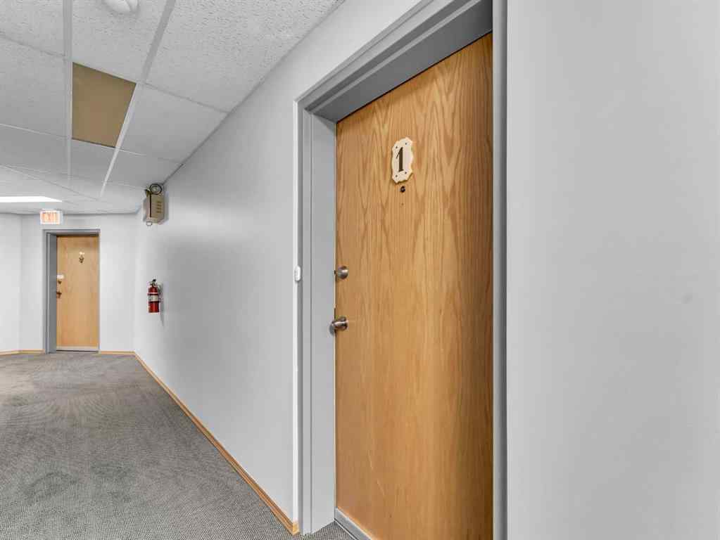 MLS® A2229352 - Unit #1 1165 16 Street NE in Northeast Crescent Heights Medicine Hat, Residential