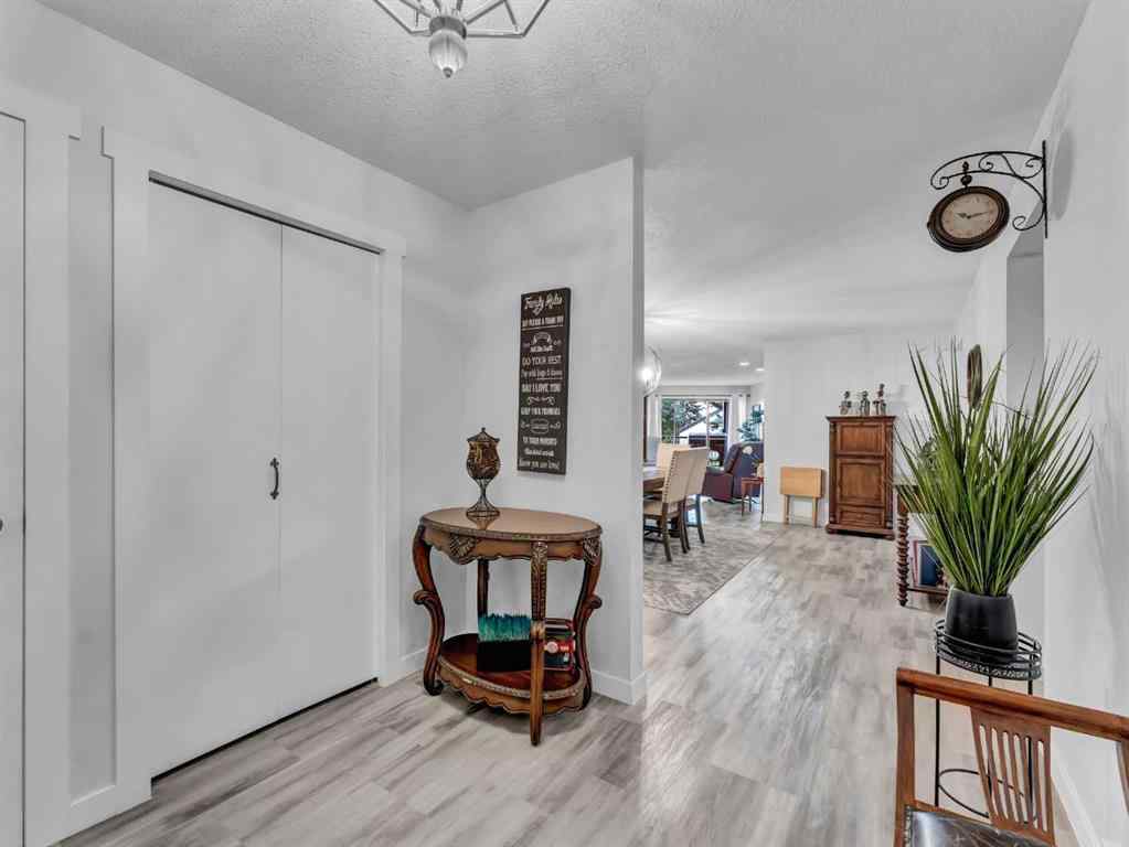 MLS® A2229352 - Unit #1 1165 16 Street NE in Northeast Crescent Heights Medicine Hat, Residential