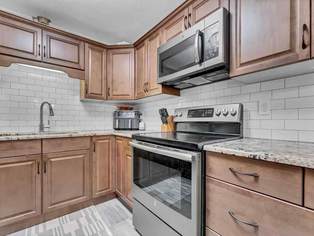 MLS® A2229352 - Unit #1 1165 16 Street NE in Northeast Crescent Heights Medicine Hat, Residential