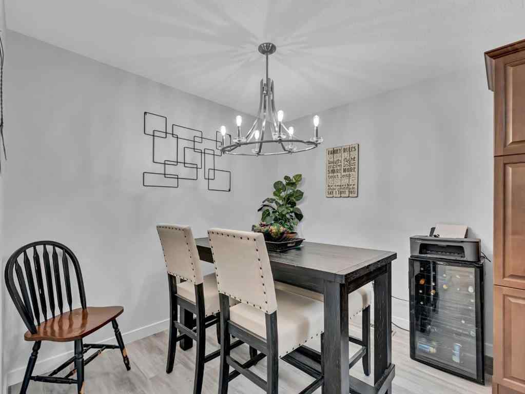 MLS® A2229352 - Unit #1 1165 16 Street NE in Northeast Crescent Heights Medicine Hat, Residential