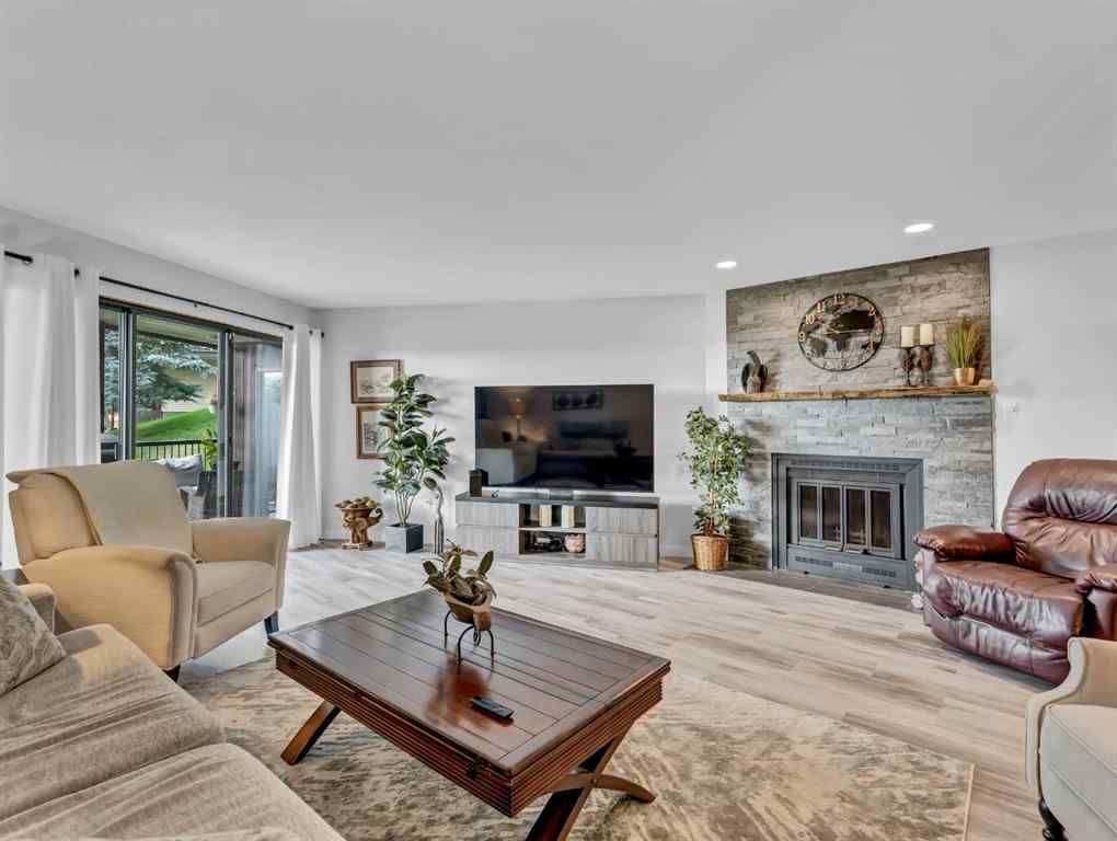 MLS® A2229352 - Unit #1 1165 16 Street NE in Northeast Crescent Heights Medicine Hat, Residential
