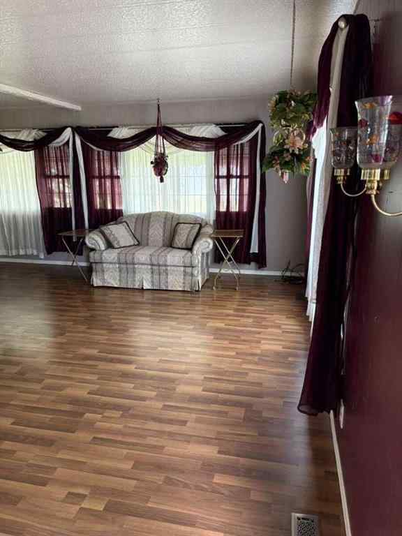 MLS® A2229402 - 4601 50 Avenue  in Daysland Daysland, Residential