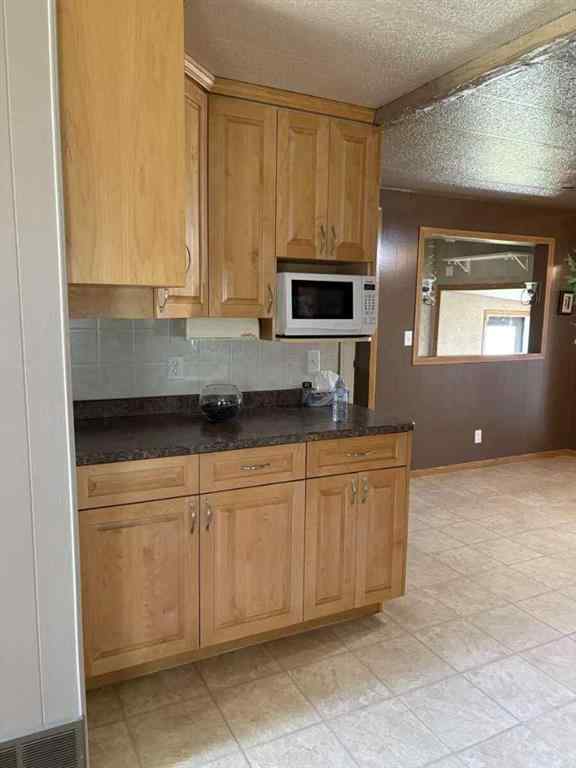 MLS® A2229402 - 4601 50 Avenue  in Daysland Daysland, Residential