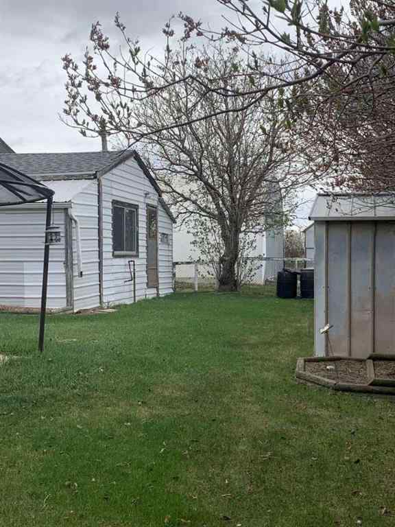 MLS® A2229402 - 4601 50 Avenue  in Daysland Daysland, Residential