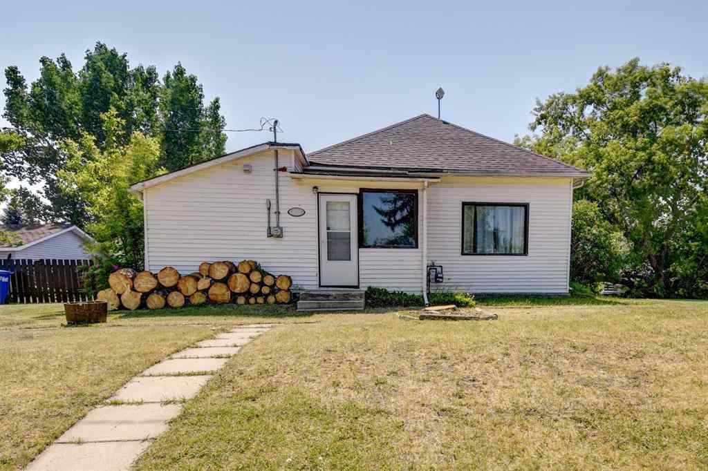 MLS® A2229446 - 4823 51 Street  in NONE Clive, Residential