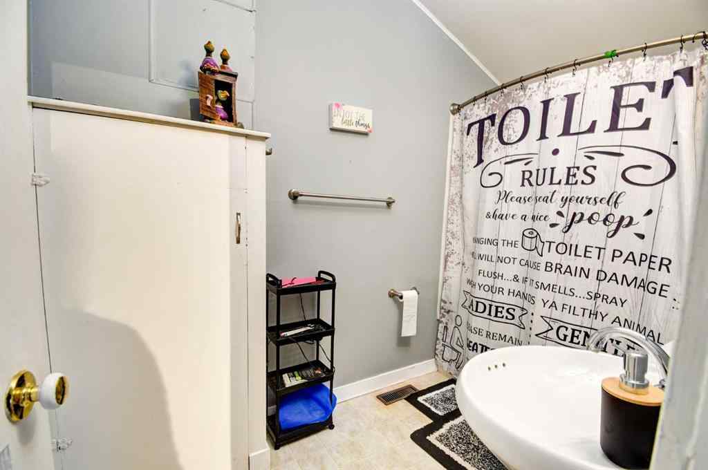 MLS® A2229446 - 4823 51 Street  in NONE Clive, Residential