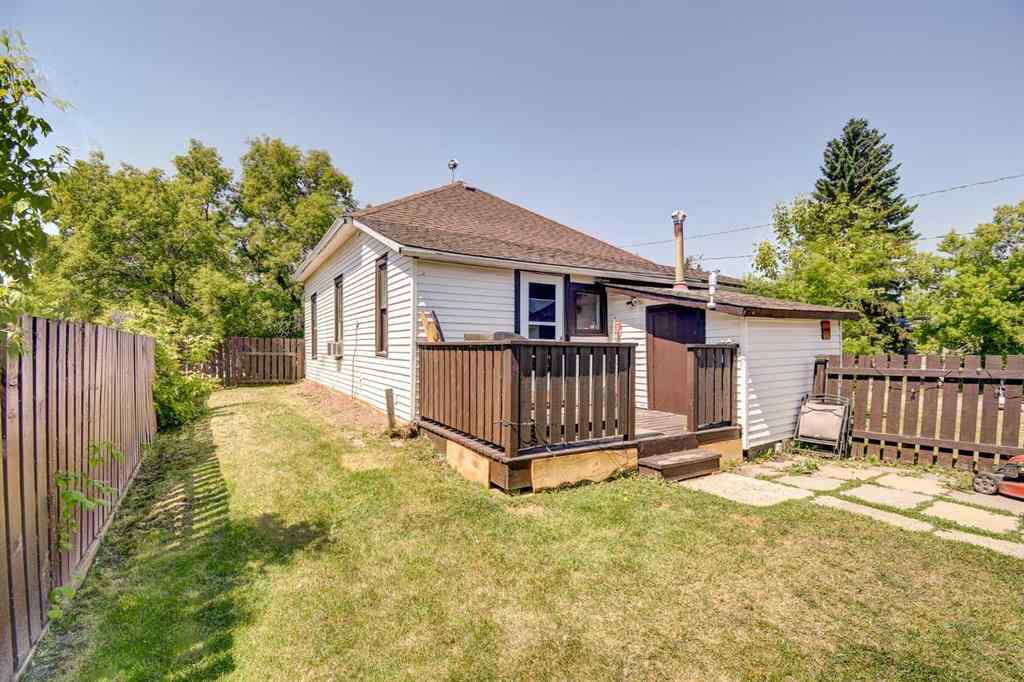 MLS® A2229446 - 4823 51 Street  in NONE Clive, Residential