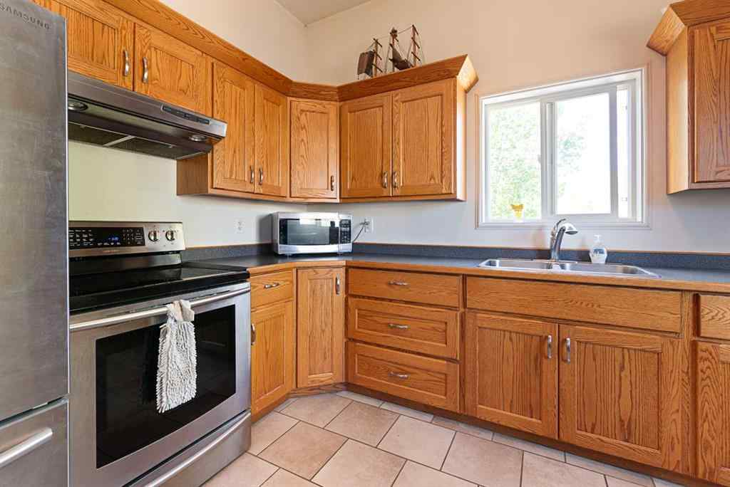 MLS® A2229452 - 18 3 Avenue SE in NONE Marshall, Residential