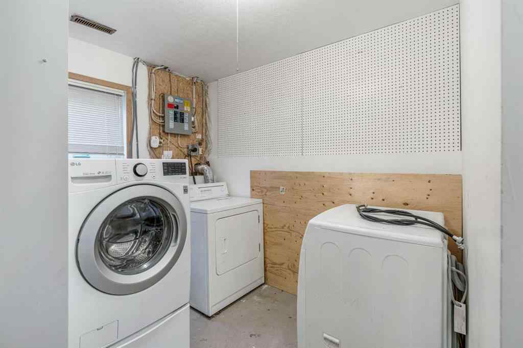 MLS® A2229483 - 199 Mt Crandell Crescent W in Mountain Heights Lethbridge, Residential