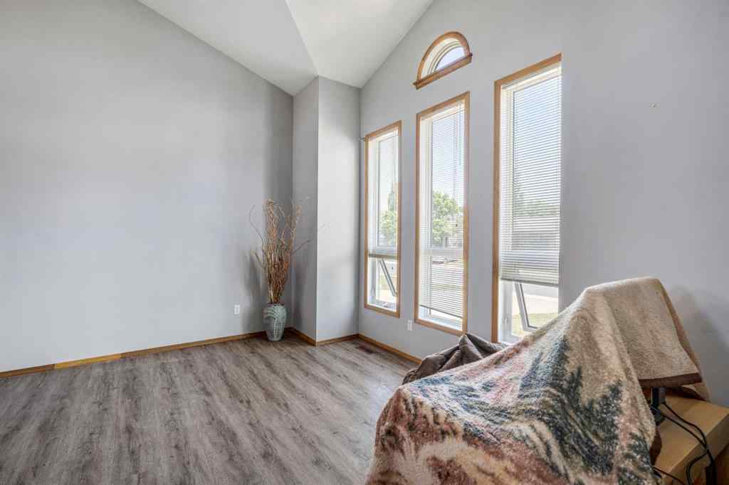MLS® A2229483 - 199 Mt Crandell Crescent W in Mountain Heights Lethbridge, Residential