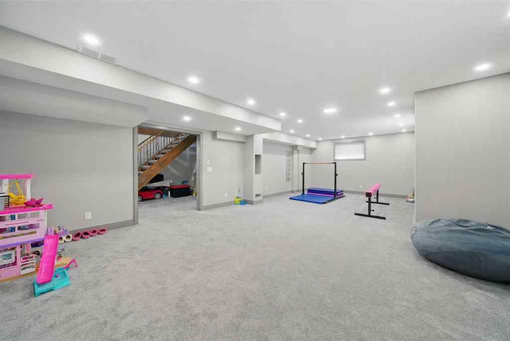 MLS® A2229513 - 31 Lynx Meadows Court NW in NONE Calgary, Residential