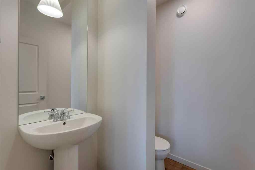MLS® A2229618 - 807 Bayview Terrace SW in Bayview Airdrie, Residential