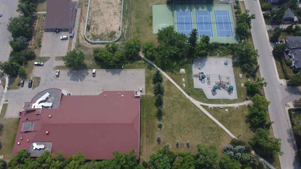 MLS® A2229620 - 327 12 Avenue NW in Crescent Heights Calgary, Residential