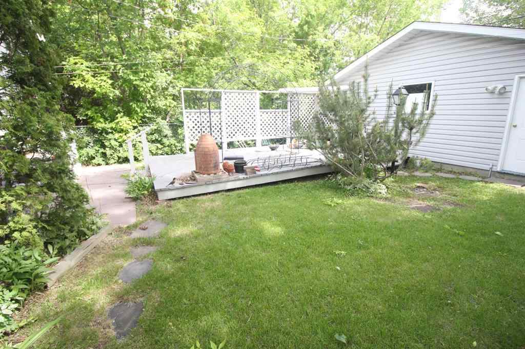 MLS® A2229620 - 327 12 Avenue NW in Crescent Heights Calgary, Residential