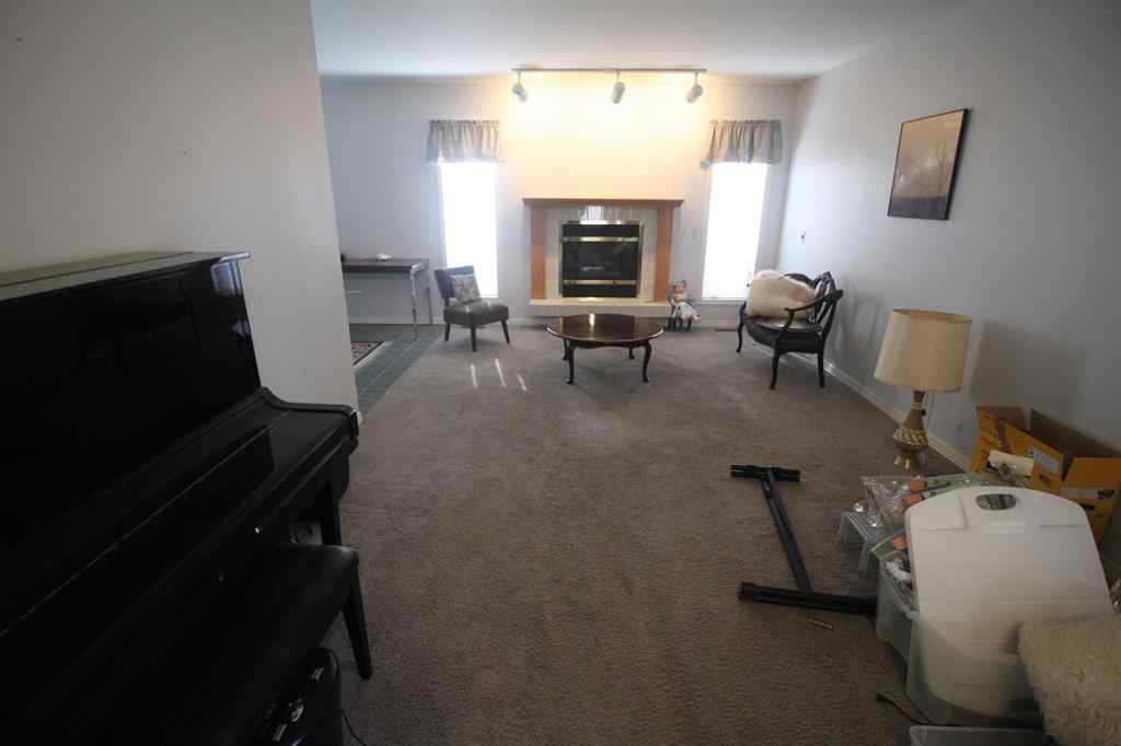 MLS® A2229620 - 327 12 Avenue NW in Crescent Heights Calgary, Residential