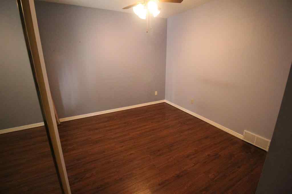 MLS® A2229620 - 327 12 Avenue NW in Crescent Heights Calgary, Residential