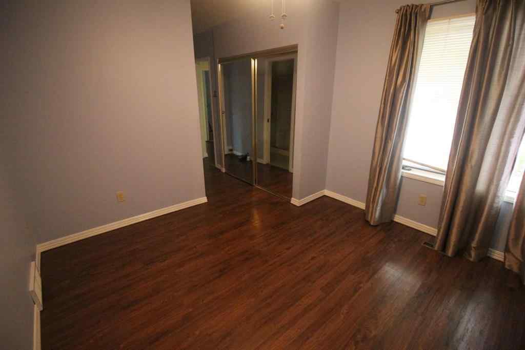 MLS® A2229620 - 327 12 Avenue NW in Crescent Heights Calgary, Residential