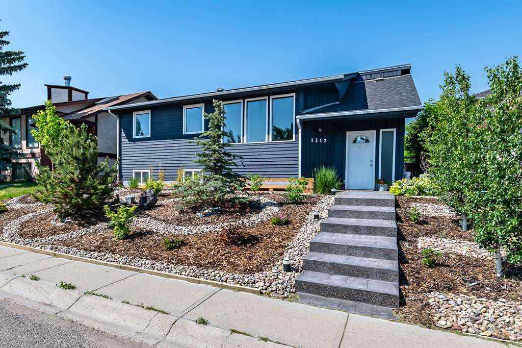 MLS® A2229631 - 1312 10 Avenue SE in Sunrise Meadows High River, Residential