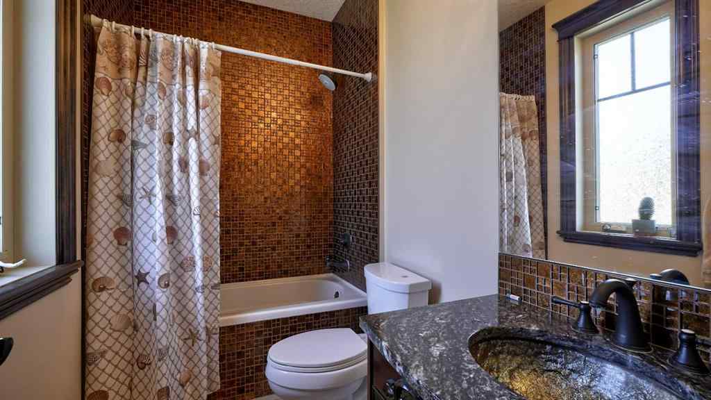 MLS® A2229632 - 1911 13 Avenue NW in Hounsfield Heights/Briar Hill Calgary, Residential