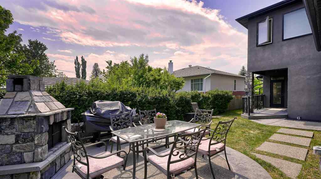 MLS® A2229632 - 1911 13 Avenue NW in Hounsfield Heights/Briar Hill Calgary, Residential
