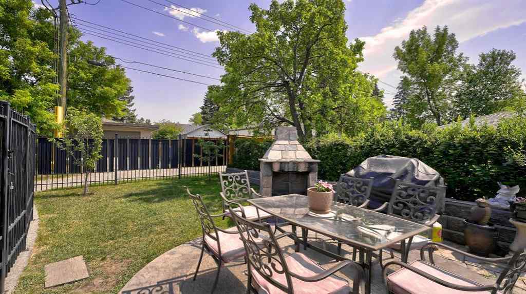 MLS® A2229632 - 1911 13 Avenue NW in Hounsfield Heights/Briar Hill Calgary, Residential
