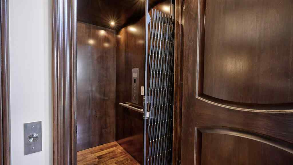 MLS® A2229632 - 1911 13 Avenue NW in Hounsfield Heights/Briar Hill Calgary, Residential