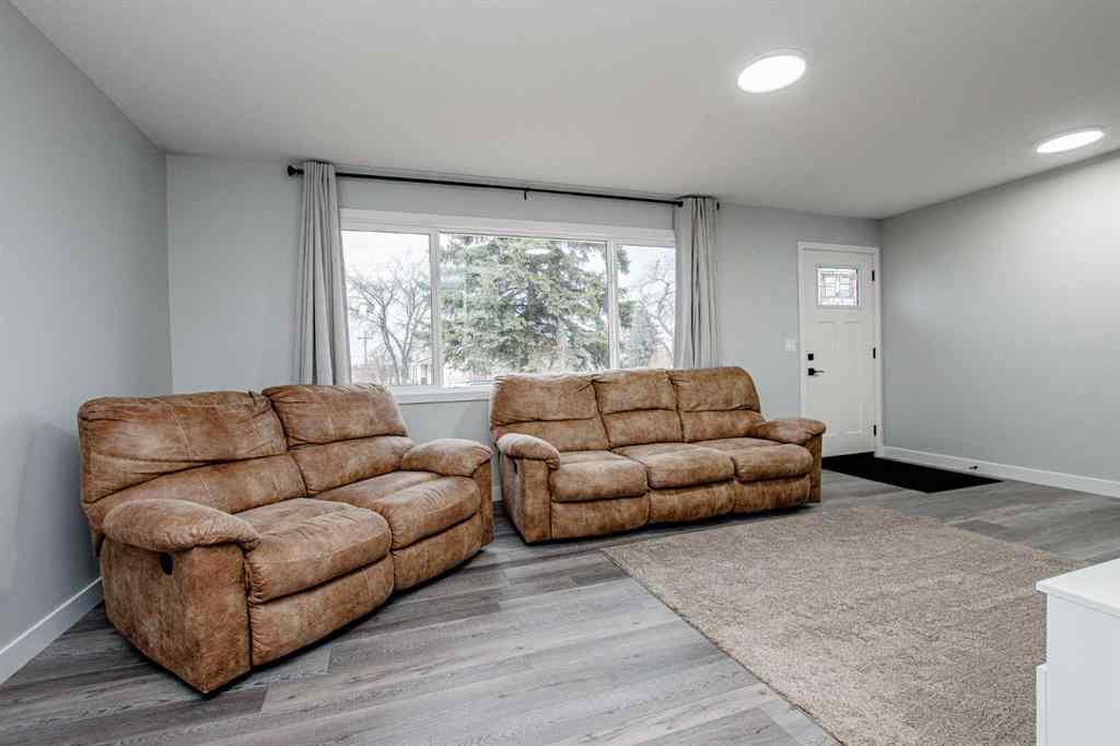 MLS® A2229659 - 4901 51 Street  in NONE Valleyview, Residential