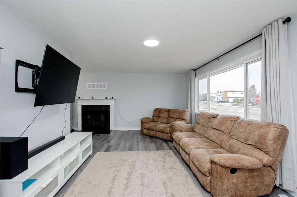 MLS® A2229659 - 4901 51 Street  in NONE Valleyview, Residential