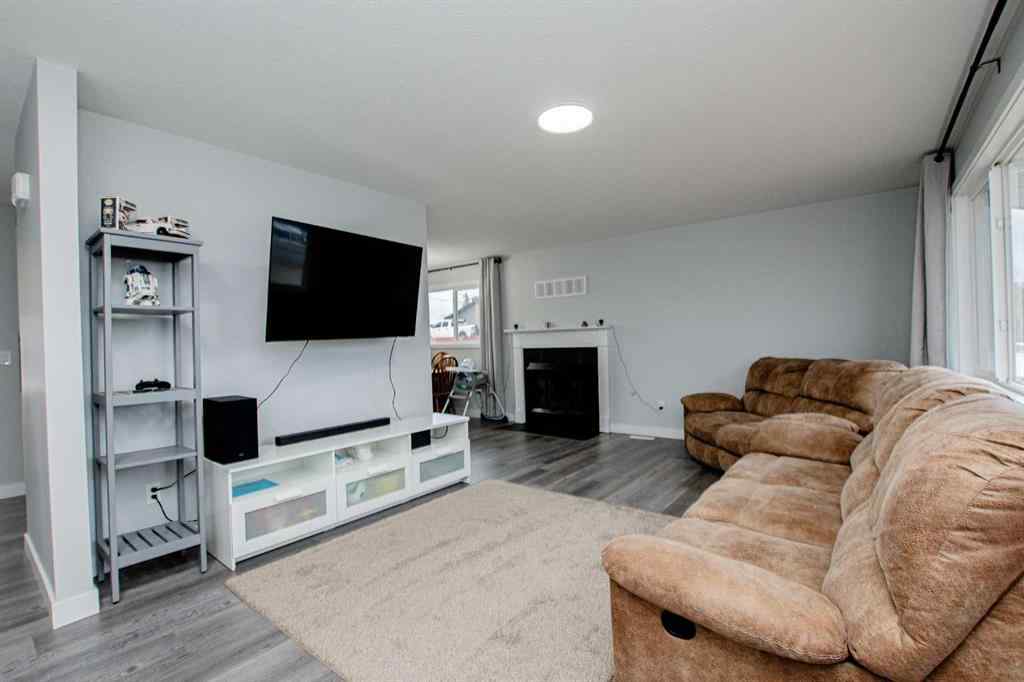 MLS® A2229659 - 4901 51 Street  in NONE Valleyview, Residential