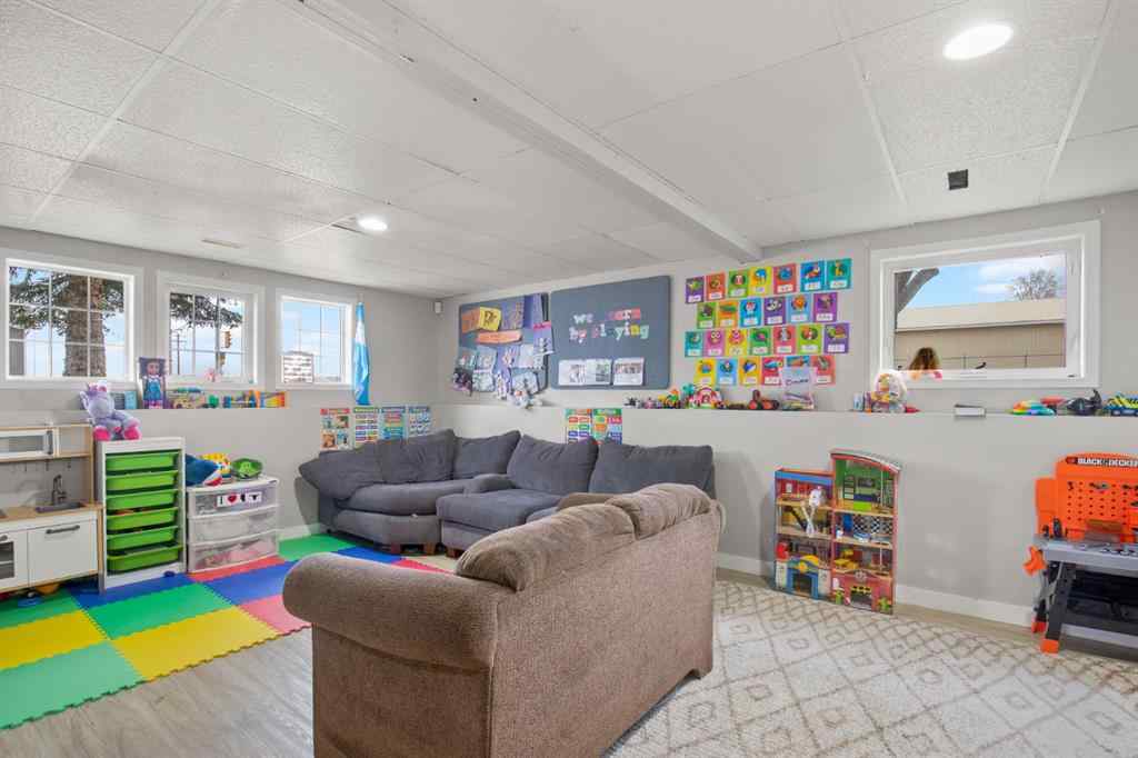 MLS® A2229707 - 5203 42 Street  in Westwood Innisfail, Residential