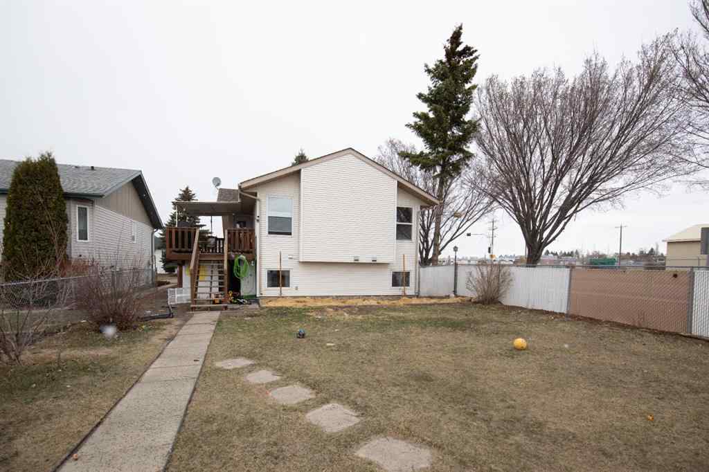 MLS® A2229707 - 5203 42 Street  in Westwood Innisfail, Residential