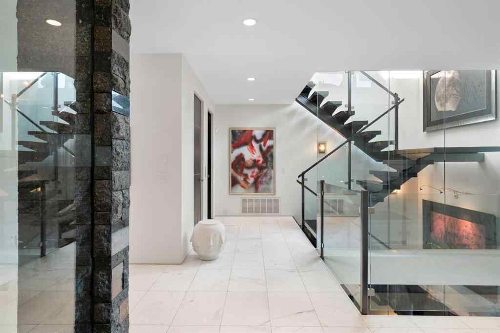 MLS® A2229721 - 2022 29 Avenue SW in South Calgary Calgary, Residential