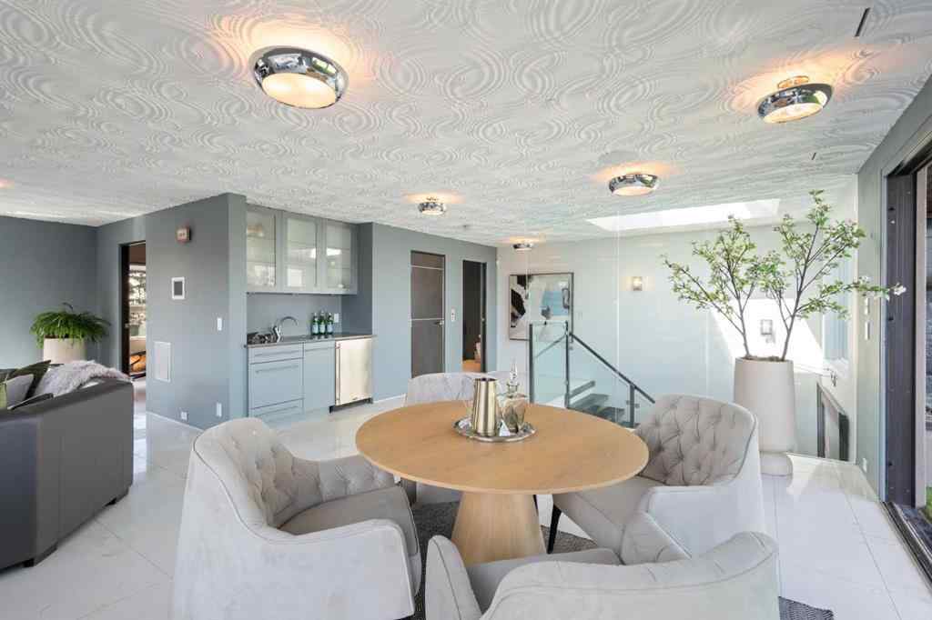 MLS® A2229721 - 2022 29 Avenue SW in South Calgary Calgary, Residential