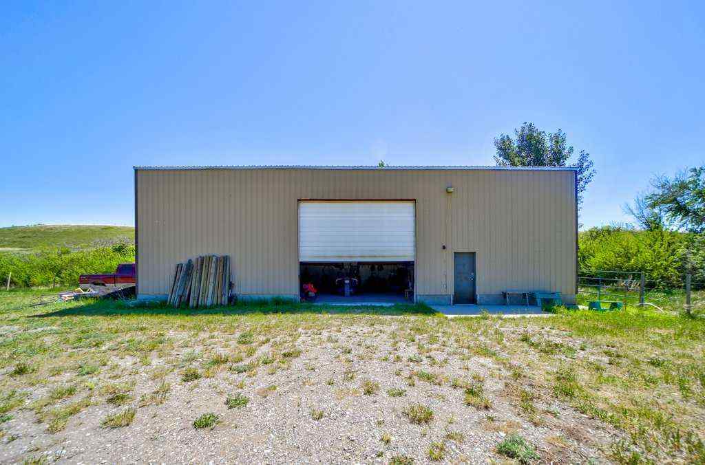 MLS® A2229762 - 29320 TWP RD 7-0   in NONE Rural Pincher Creek No. 9, M.D. of, Residential