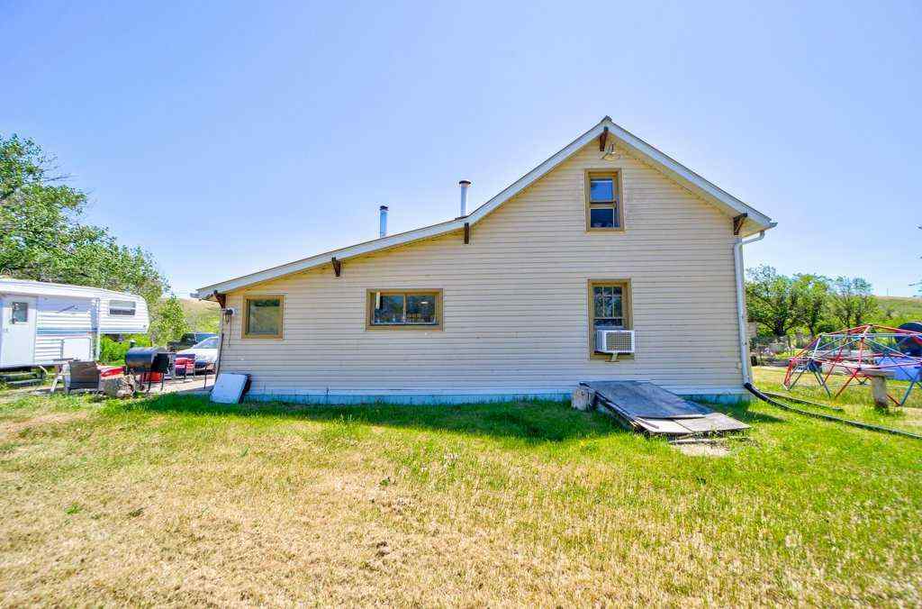 MLS® A2229762 - 29320 TWP RD 7-0   in NONE Rural Pincher Creek No. 9, M.D. of, Residential