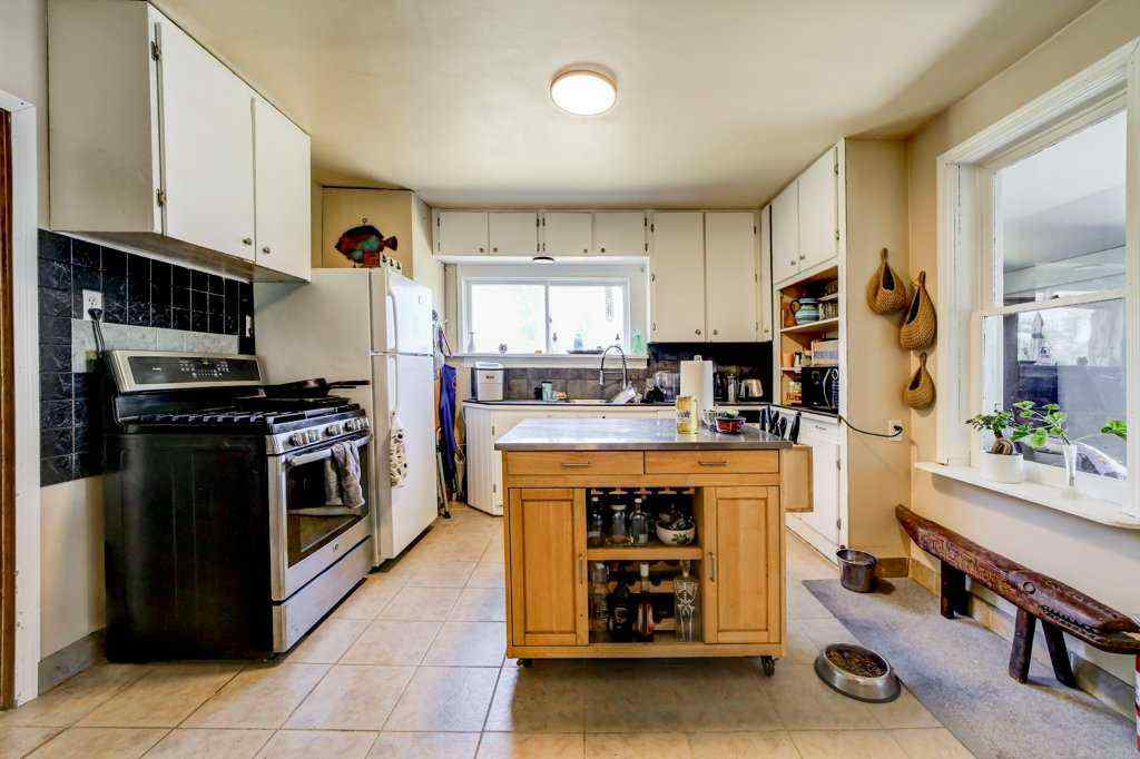 MLS® A2229762 - 29320 TWP RD 7-0   in NONE Rural Pincher Creek No. 9, M.D. of, Residential