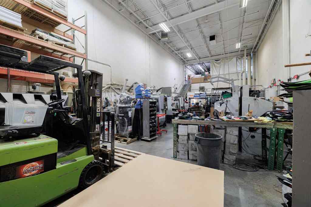 MLS® A2229774 - 6777 Fairmount Drive SE in Fairview Industrial Calgary, Commercial