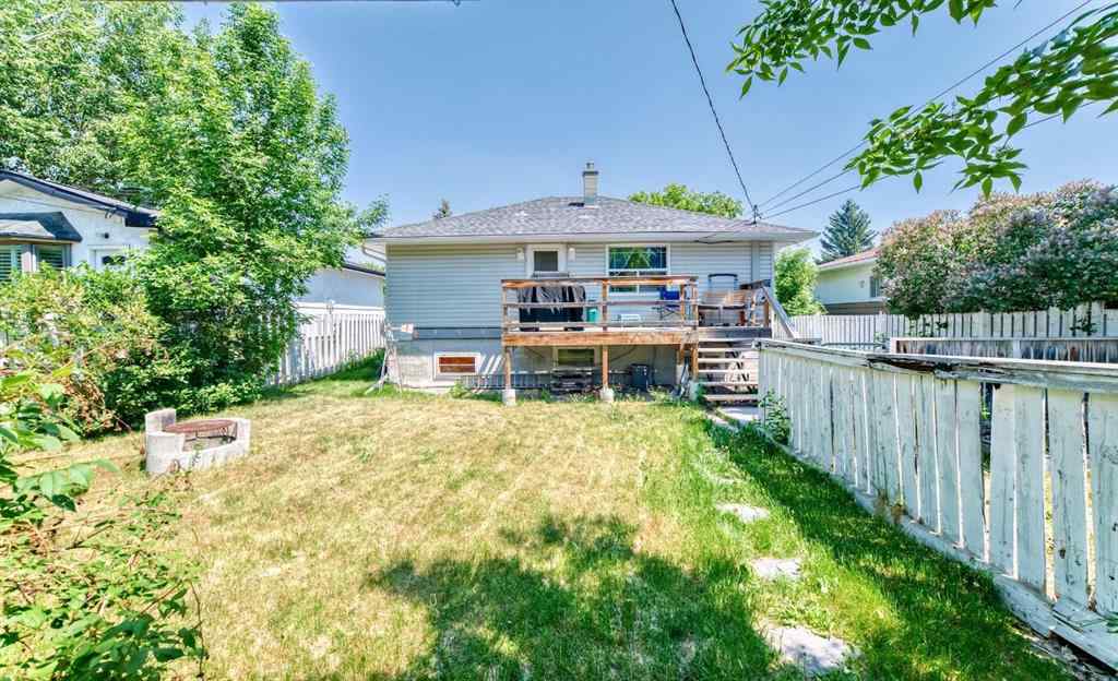 MLS® A2229789 - 8015 34 Avenue NW in Bowness Calgary, Residential