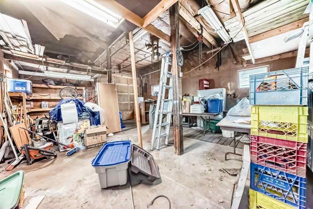 MLS® A2229789 - 8015 34 Avenue NW in Bowness Calgary, Residential