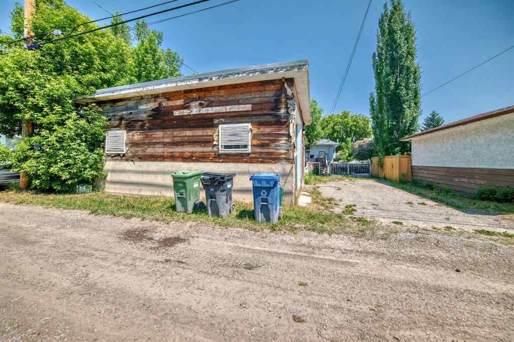 MLS® A2229789 - 8015 34 Avenue NW in Bowness Calgary, Residential