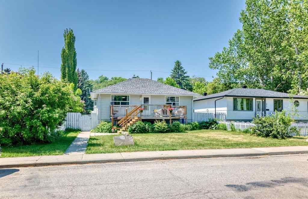 MLS® A2229789 - 8015 34 Avenue NW in Bowness Calgary, Residential